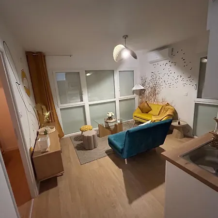 Romantic Victorian Guest Calm Environment *