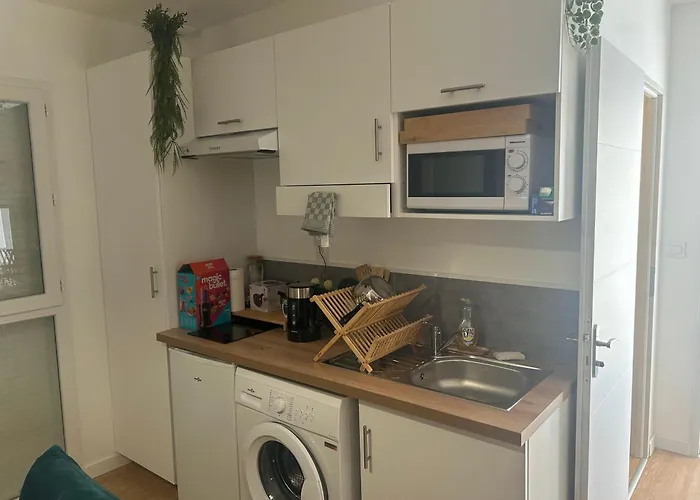 Romantic Victorian Guest Calm Environment *